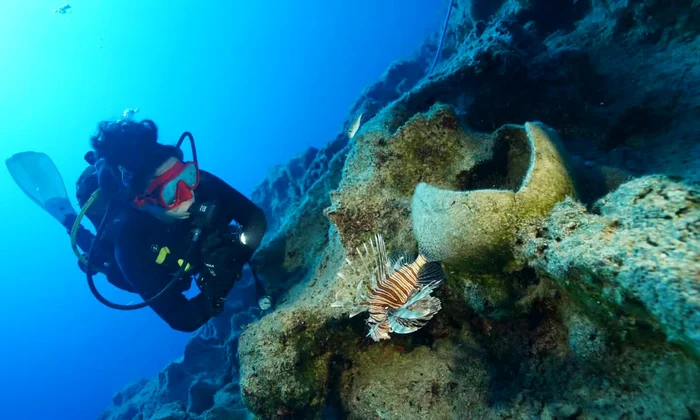 Epava de la Kekova, cercetată de un arheolog subacvatic