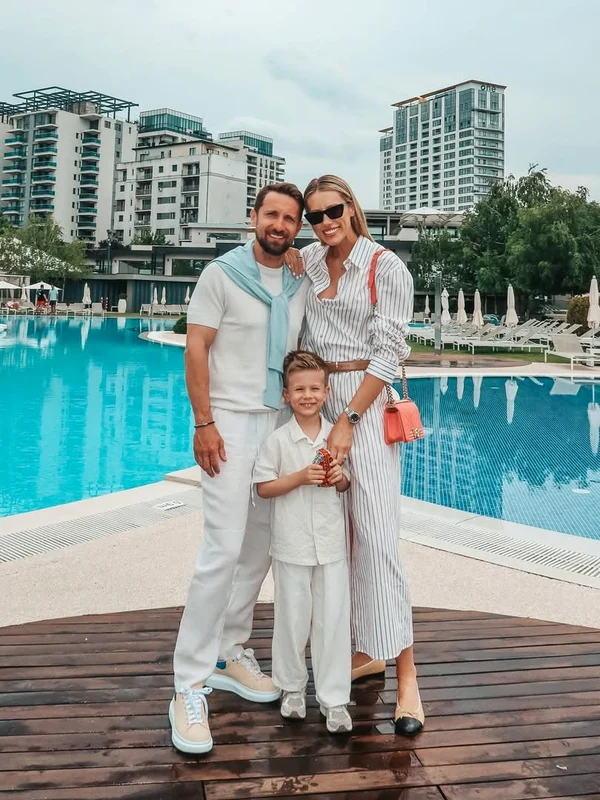 Gabriela, Dani Oțil și fiul lor, Luca Tiago foto: Facebook 