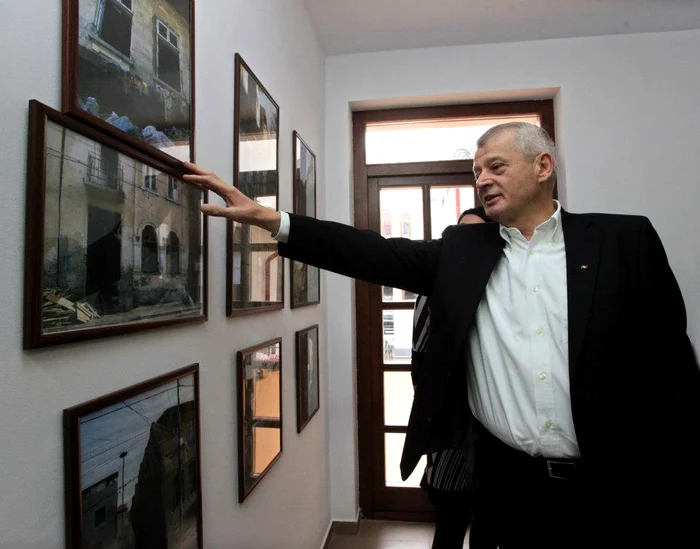 
    Sorin Oprescu își lua foarte multe măsuri de precauție înainte de a primi șpagafoto: Arhiva Personală  