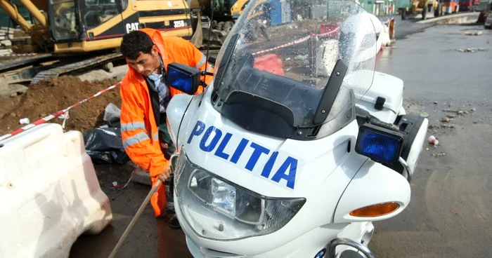 O persoană a fost rănită în urma impactului dintre două utilaje grele (foto: Marian Iliescu)