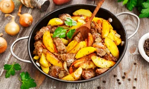 Tocanita de ficatei  Sursa foto shutterstock 1104285998 jpg