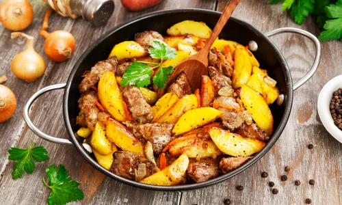 Tocanita de ficatei  Sursa foto shutterstock 1104285998 jpg