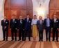 Le roi Abdallah de Jordanie et la reine Rania félicitent les athlètes jordaniens qui ont remporté des médailles lors des Jeux Asiatiques jpeg