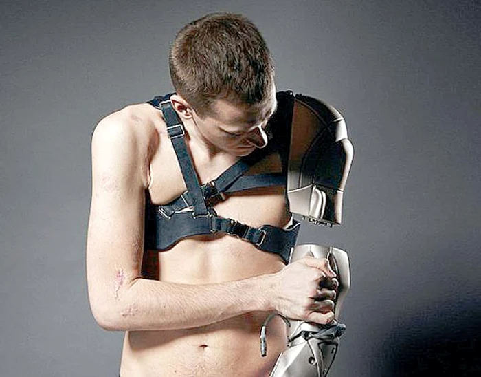 Braţul se detaşează şi devine dronă