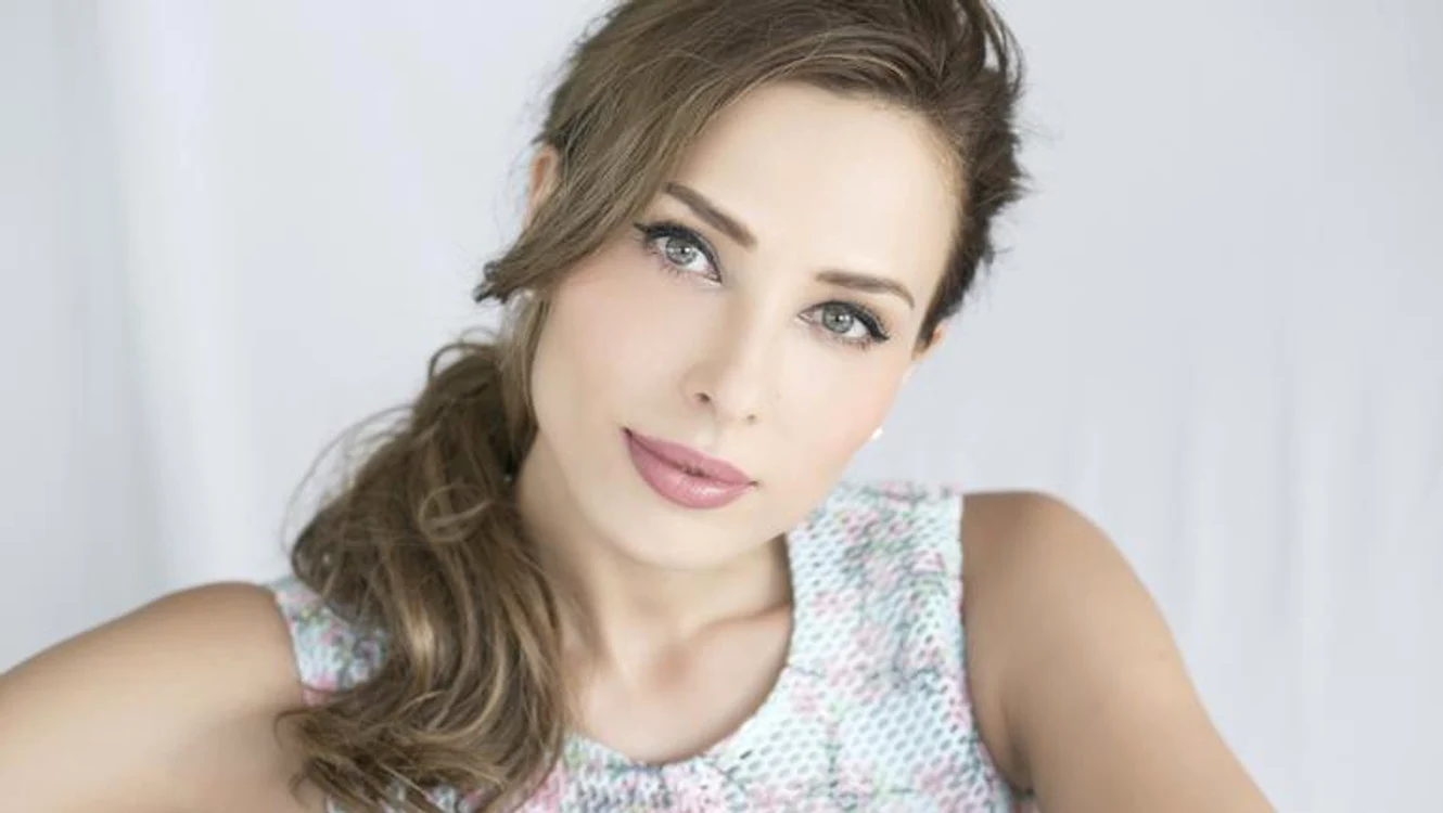 
    Iulia Vântur a fost foarte surprinsă atunci când i s-a propus să prezinte Festivalul Cerbul de AurFoto:Arhivă personală  