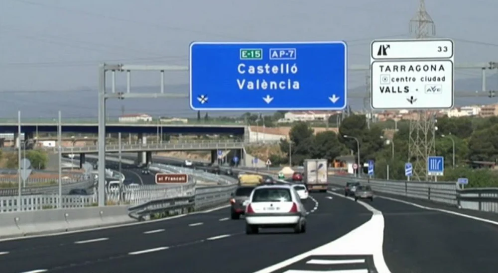 Țara europeană care introduce radare „antifrânare”: la cât ajung amenzile pentru șoferii care reduc brusc viteza în apropierea aparatelor