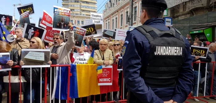 Jandarmii au înconjurat zona FOTO Adevărul