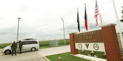 Intrarea în baza militară de la Deveselu jpeg