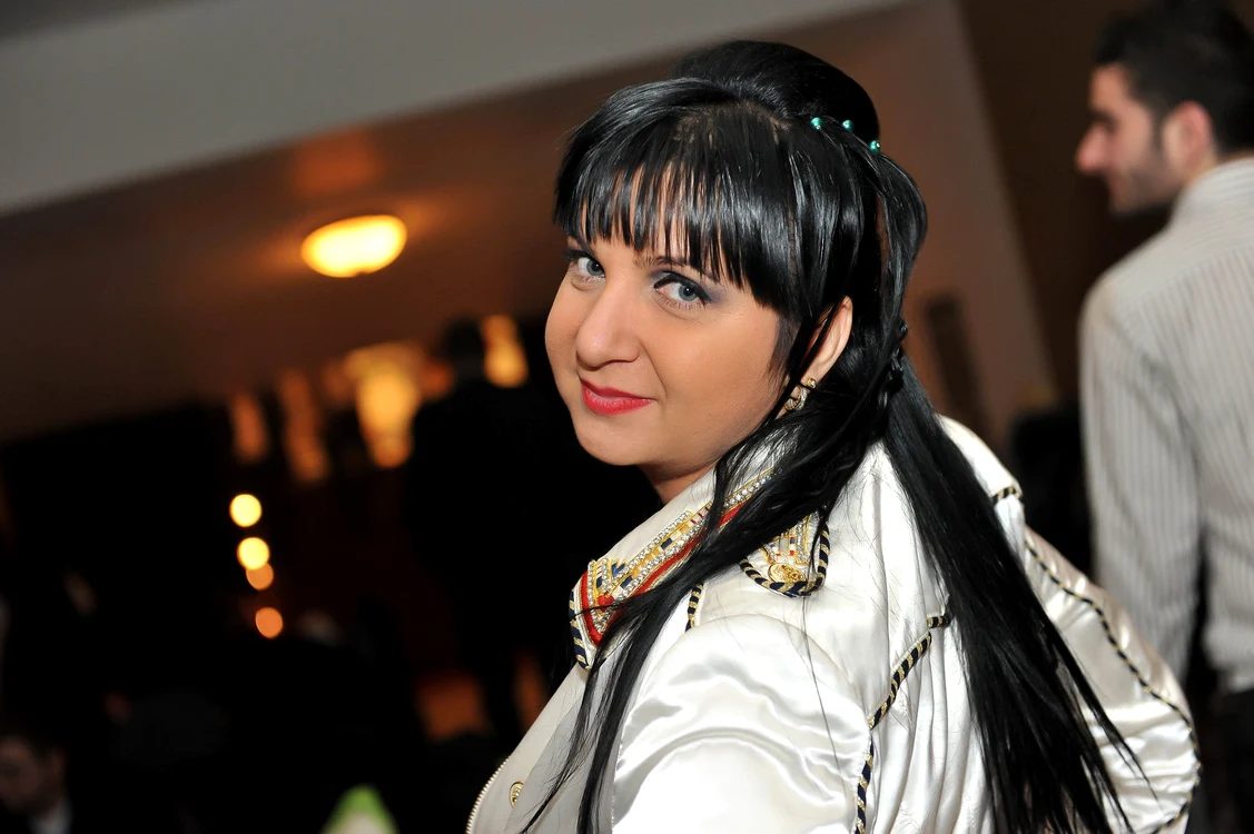 
    carmen serban  