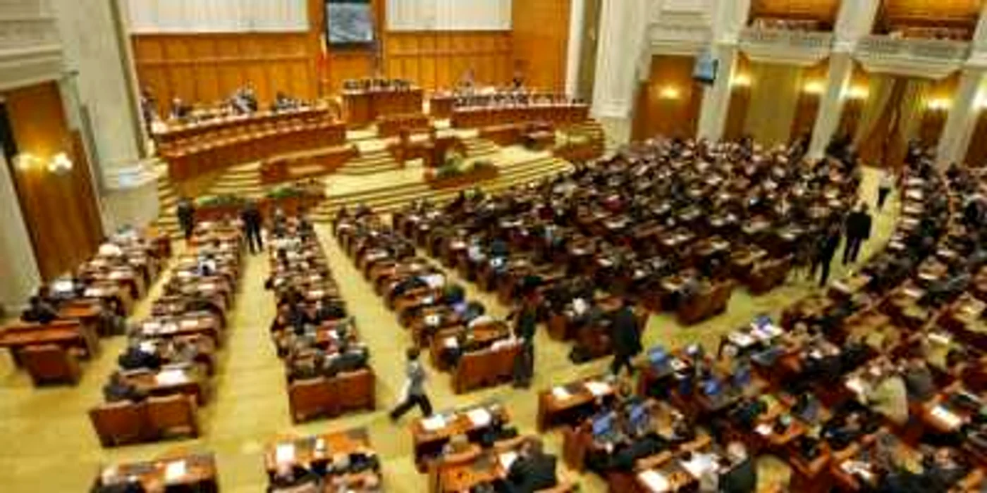 De dreapta sau de stânga, tineri sau bătrâni, parlamentarii români privesc cu reţinere uniunile gay