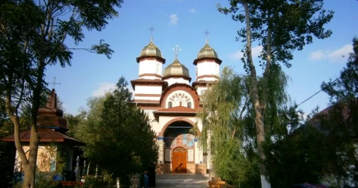 Biserica de la Radu Negru, ridicată în câmp