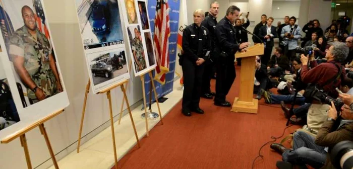Conferinţa de presă a LAPD în care s-au dezvăluit detaliile despre fostul poliţist urmărit FOTO AFP