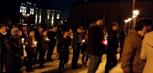 Credincioşii catolici au luat Lumina Sfântă de la Catedrală