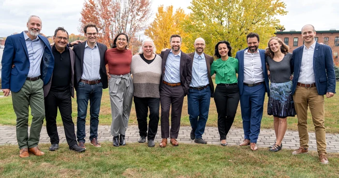 Deputații care refuză să jure credință regelui Carles al III-lea FOTO: Facebook/Quebec Solidaire