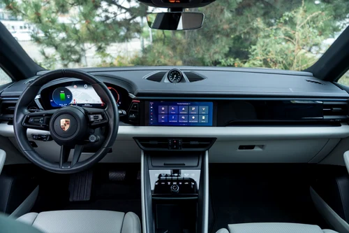 Detalii interior Porsche Macan 4 Foto: Autocritica