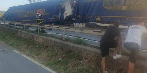 accident DN 6 zona orsova port, 1 septtembrie 2025   foto DRDP craiova (4) jpeg