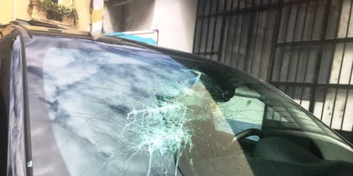 Maşina românilor a fost distrusă în incidentul din Italia FOTO Gazeta Românească