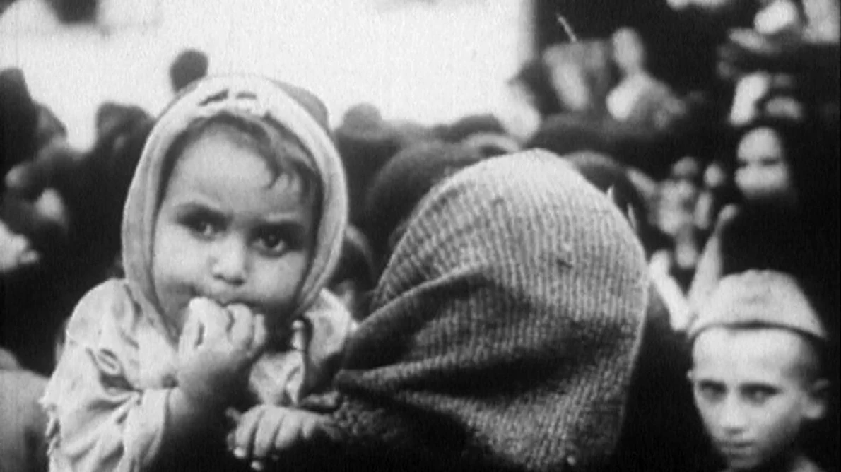 Calendar 1 aprilie: 1941 Masacrul de la Fântâna Albă: Trupele sovietice au ucis peste 2000 de români care au încercat să treacă granița din URSS în România jpeg