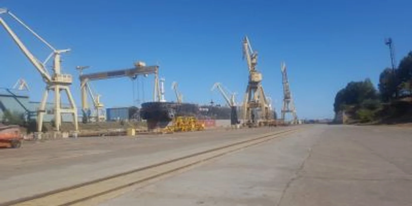 Nave maritime aflate în reparaţii