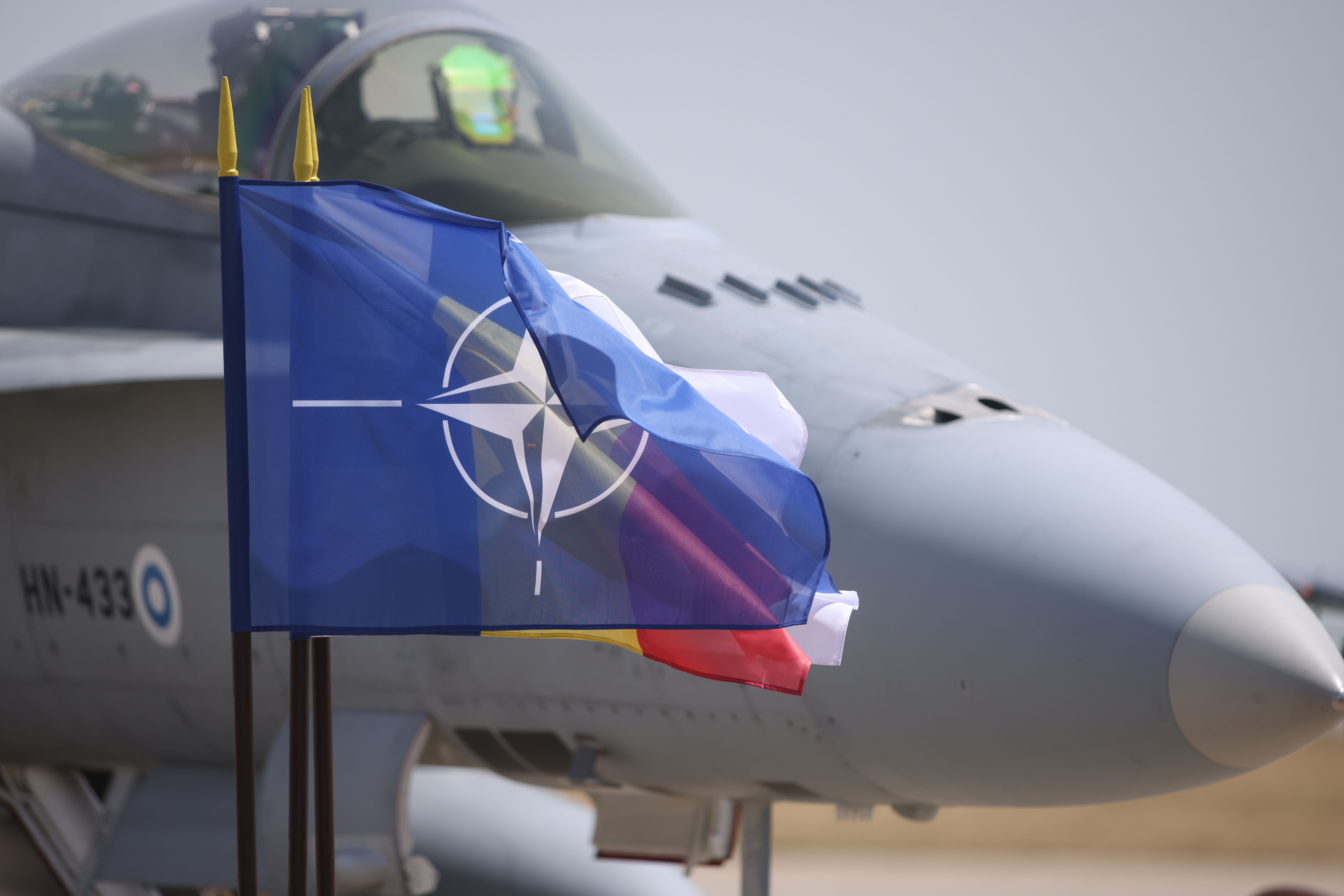 Ceremonia de certificare a detașamentului Forțelor Aeriene Finlandeze sosite în România, care vor executa misiuni de Poliție Aeriană Întărită (Enhanced Air Policing) sub comanda NATO, la baza militară de la Mihail Kogălniceanu, județul Constanța. FOT