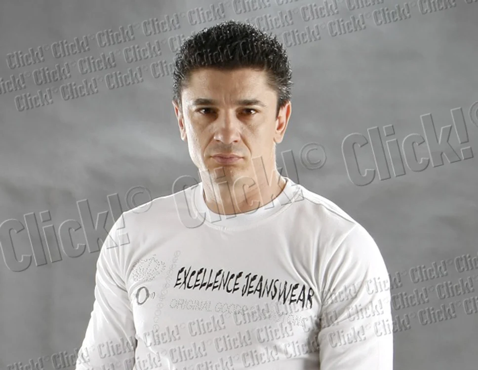 
    Luis Lazarus a decis să-şi schimbe viaţa la 25 de ani. Acum are propria televiziune.  