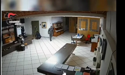jaf romani Italia captură video Carabinieri Arezzo png