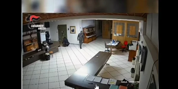 jaf romani Italia captură video Carabinieri Arezzo png