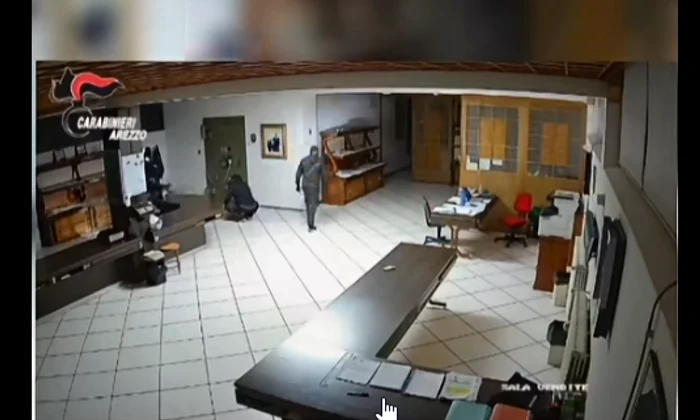 jaf romani Italia captură video Carabinieri Arezzo png