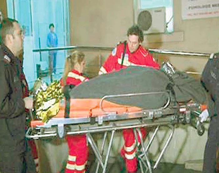 
    Medicii nu l-au  mai putut salva  