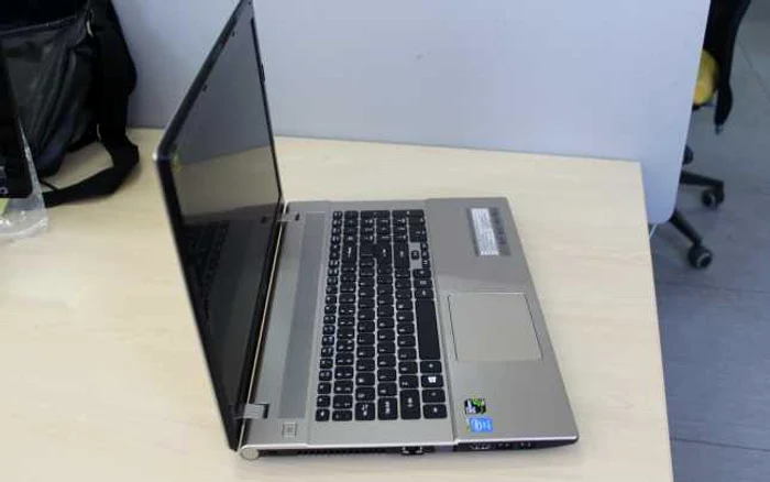 acer aspire v7 772g