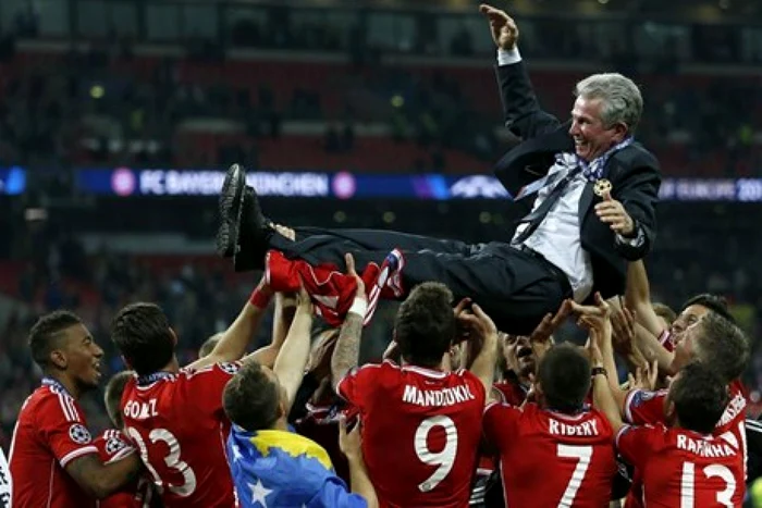 Jupp Heynckes, aruncat în aer de jucătorii lui Bayern, după câştigarea Ligii Campionilor