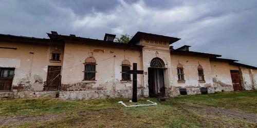 FLAVIA SUCIU INCHISOAREA RAMNICU SARAT jpg