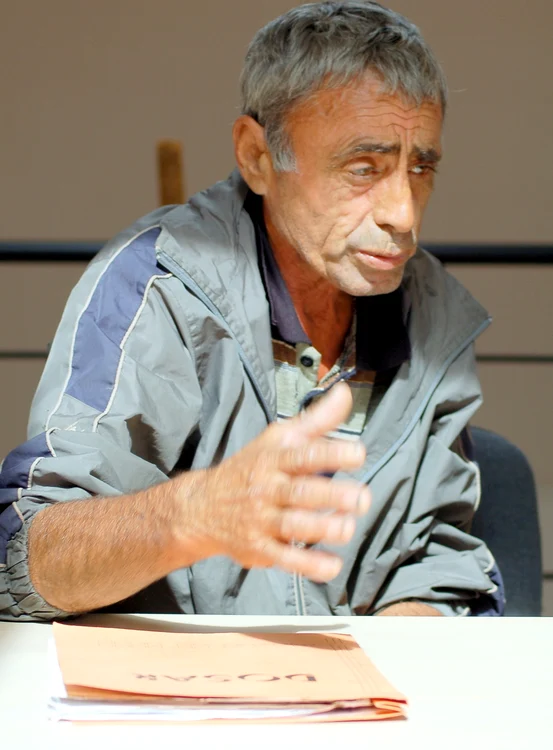 Bătrânul Octavian Dumitrescu a rămas pe drumuri