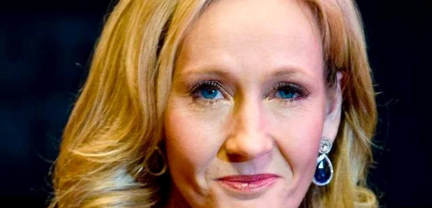 Scriitoarea JK Rowling a lansat romanul „Chemarea cucului“ în aprilie 2013, iar în noiembrie a apărut şi versiunea în limba română, la Editura Trei