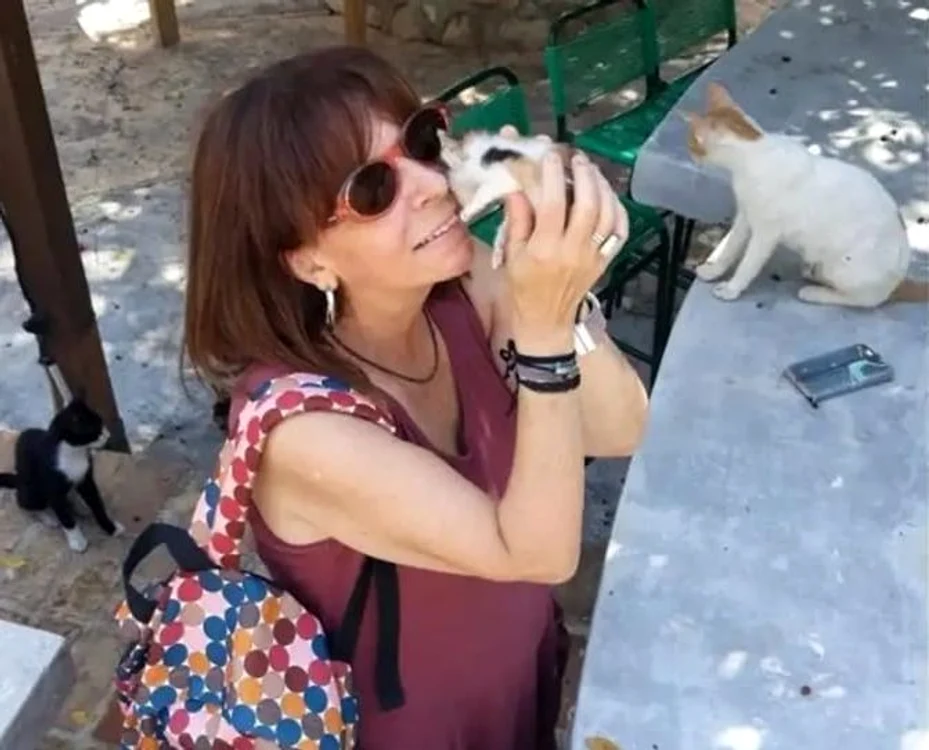 4 ekaterini sakellaropoulou pisici jpg jpeg