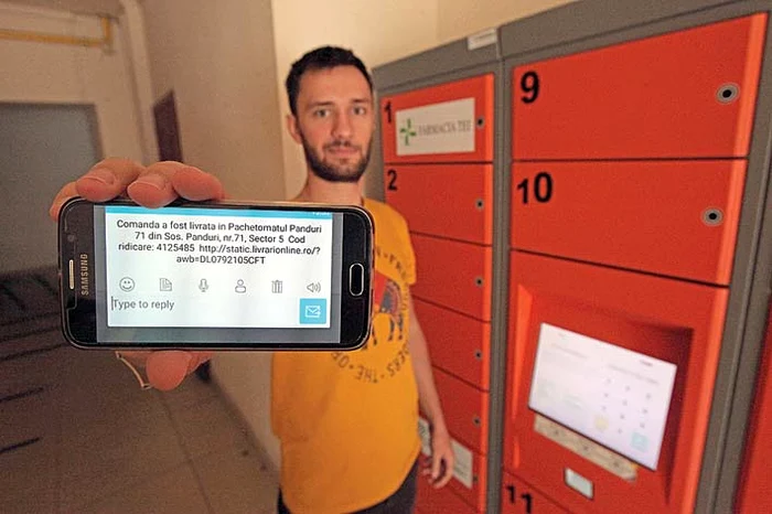 Imediat ce pachetul a fost introdus în celulă, clientul a primit prin SMS un cod de bare
