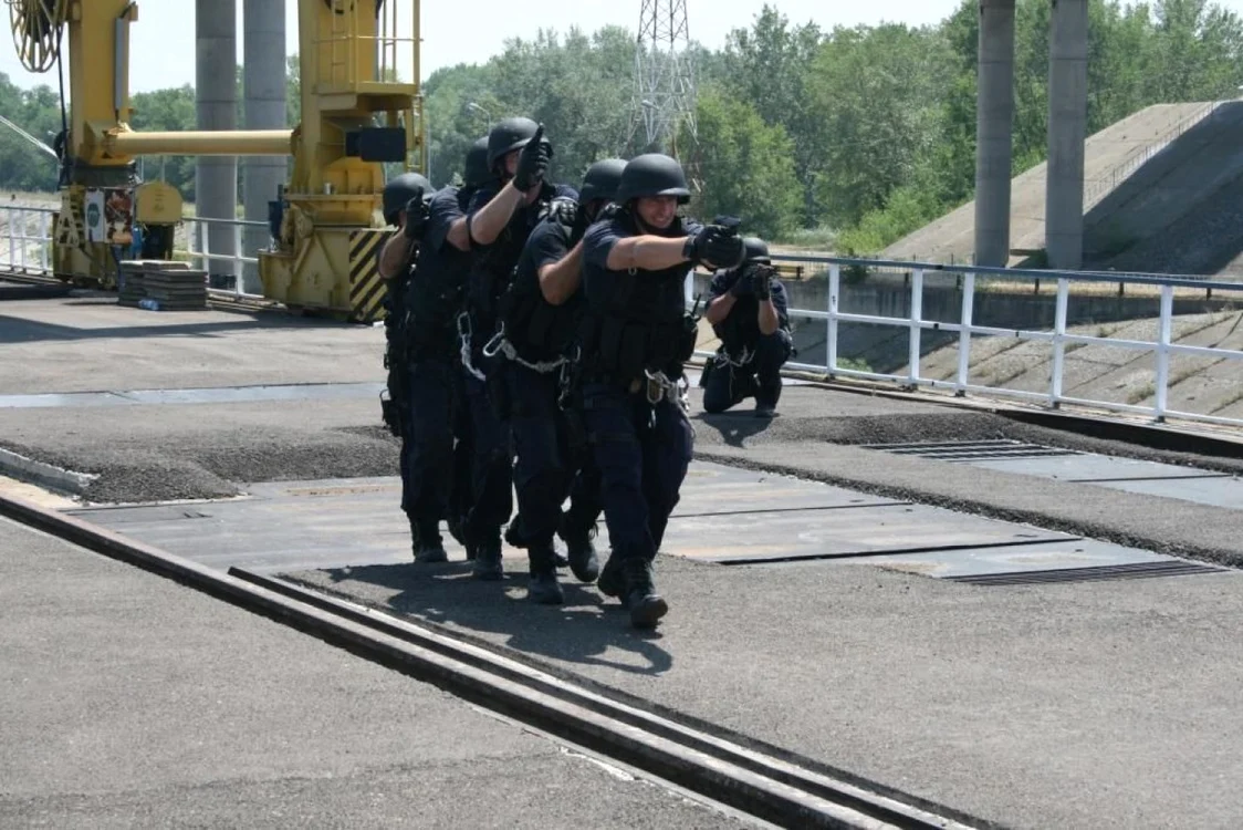 Jandarmii mehedinţeni au pregătit exerciţii demonstrative FOTO Corina Macavei