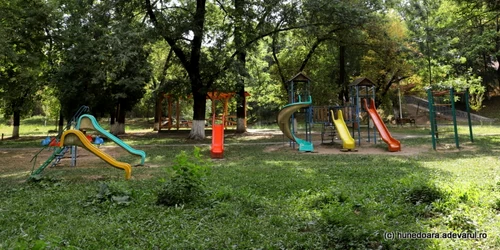 parcul corvin hunedoara foto daniel Guta adevarul