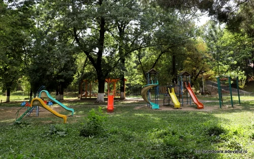 parcul corvin hunedoara foto daniel Guta adevarul