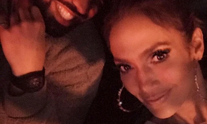 3B8BF15200000578 4069522 Look of love The 30 year old rapper posted this Instagram shot w a 3 1482891509236 jpeg