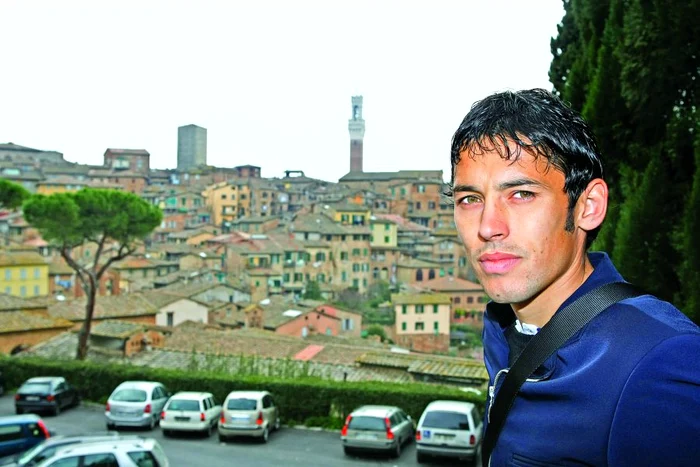 
    Codrea e îndrăgostit  de arhitectura  oraşului Siena,  veche de  sute de ani  