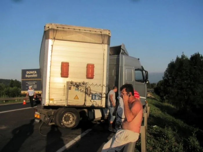 Un şofer bulgar a pierdut controlul volanului şi a pătruns pe contrasens. Foto Adevărul. Arhivă