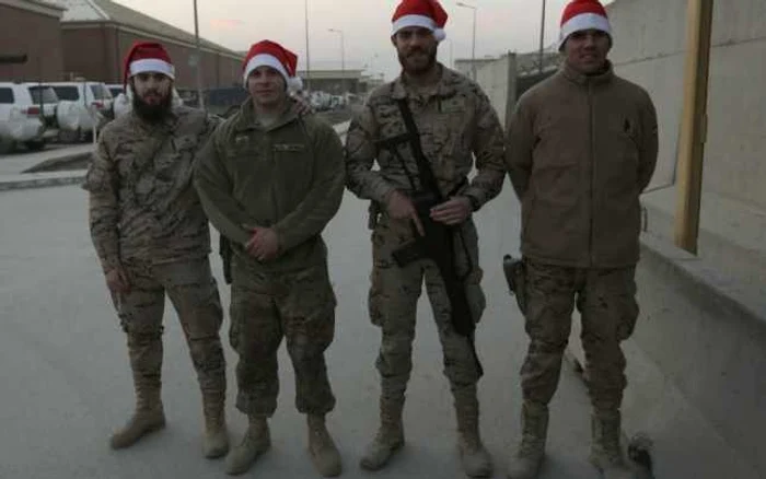 La Kabul, soldaţii încearcă să intre în atmosfera Crăciunului FOTO Reuters