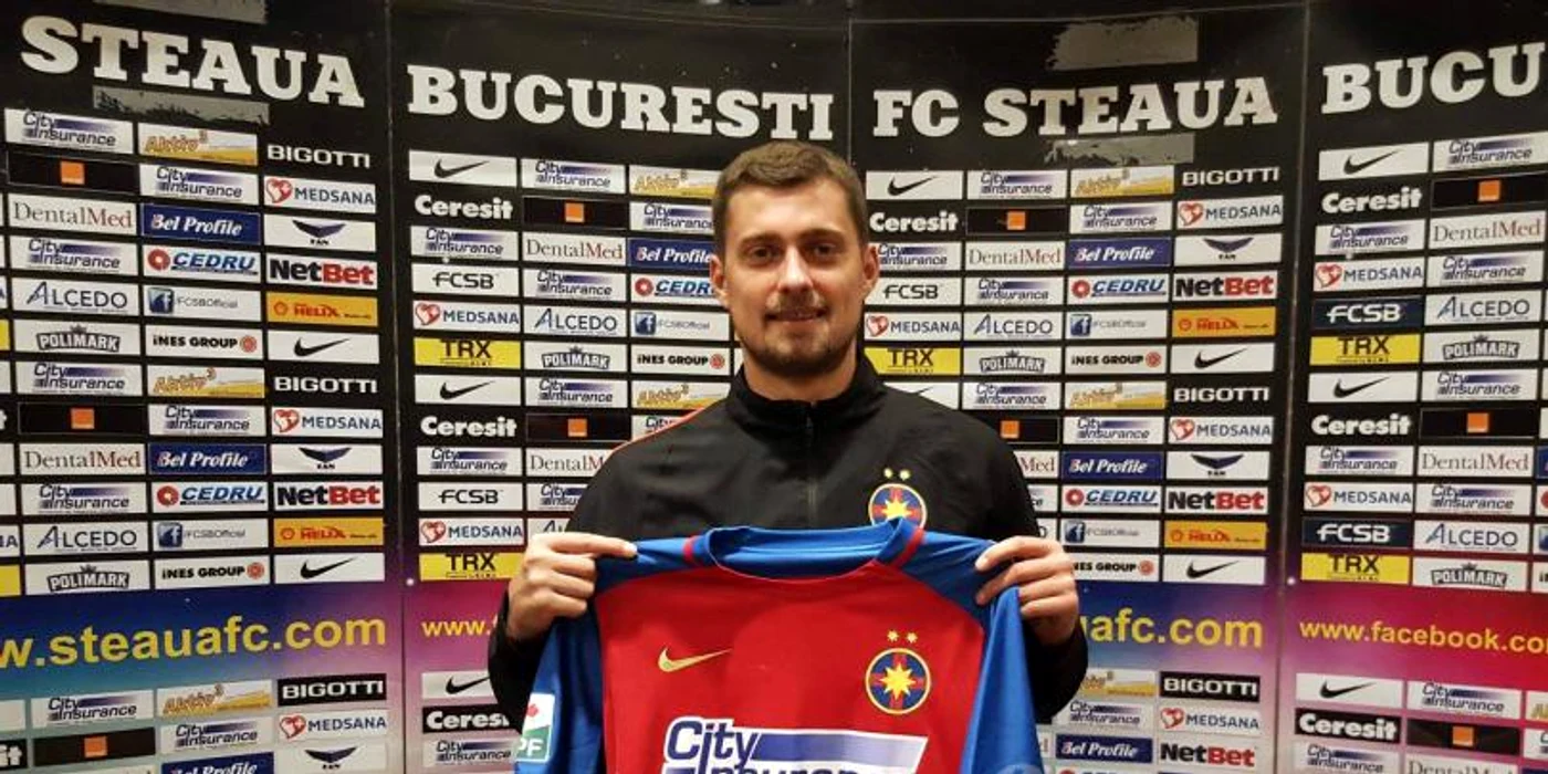 
    Gabi Tamaş a pozat cu tricoul Stelei  
