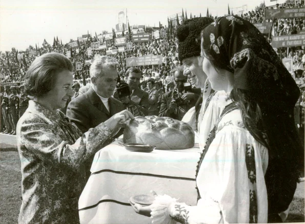 Nicolae și Elena Ceauşescu (© „Fototeca online a comunismului românesc”, cota: 204/1978)