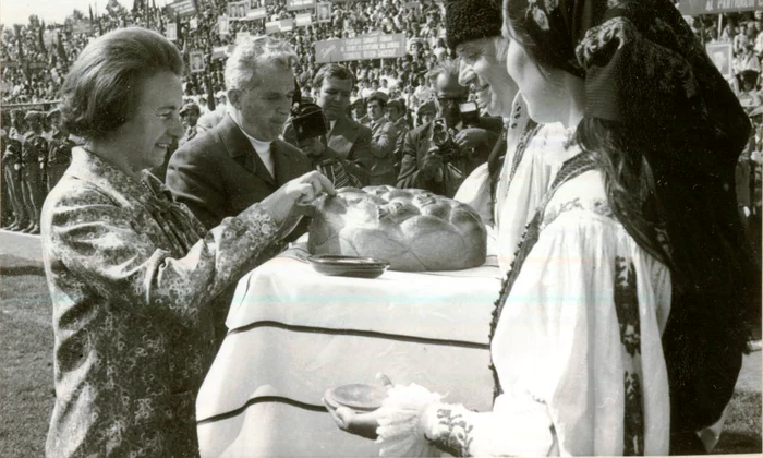 Nicolae și Elena Ceauşescu (© „Fototeca online a comunismului românesc”, cota: 204/1978)