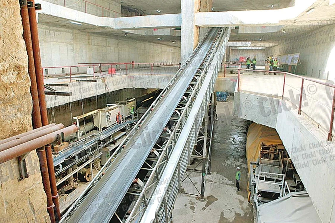 „Varvara”a început lucrul  la aproape un an de când  a fost coborâtă în subteran (Fotografii: Roberto Sălceanu)