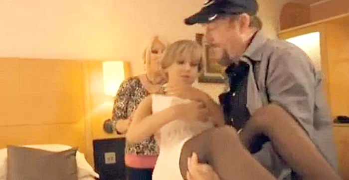 Shawna şi Dave îşi pregătesc partenera pentru o partidă incendiară