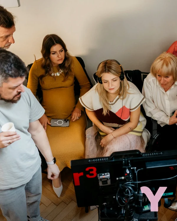 În spatele camerei de filmare. FOTO: Producătorii Y