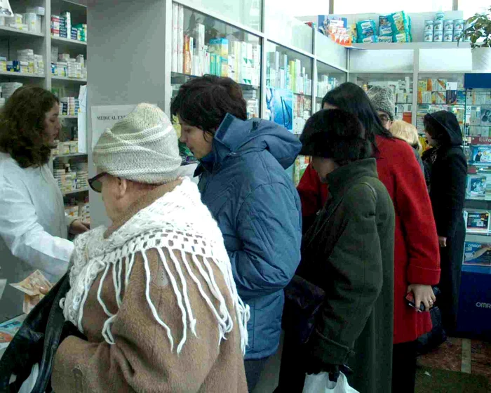 Farmacia lucrează în regim non-stop